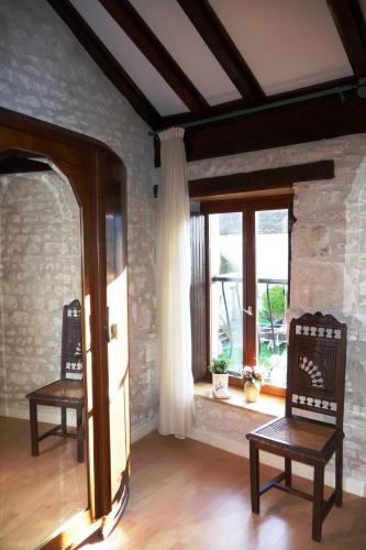 sunflower-bedroom1-window